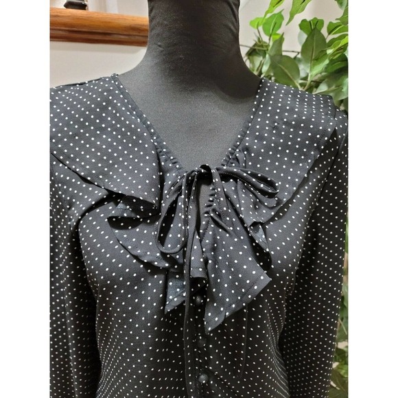 Fab'rik Women's Black 100% Polyester Long Sleeve V-Neck Blouse Size Large - Picture 3 of 15